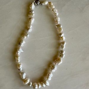 Gorgeous Freshwater Pearl Necklace, Brand New